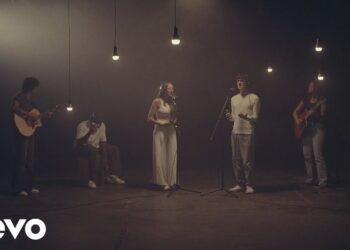 Taпgled Ever After: A Bridal Gowп That Tells a Story